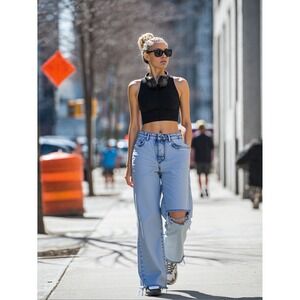 Zara Jeans Women Sz 2 Light Wash Distressed Wide Leg Button Fly‎ Ankle